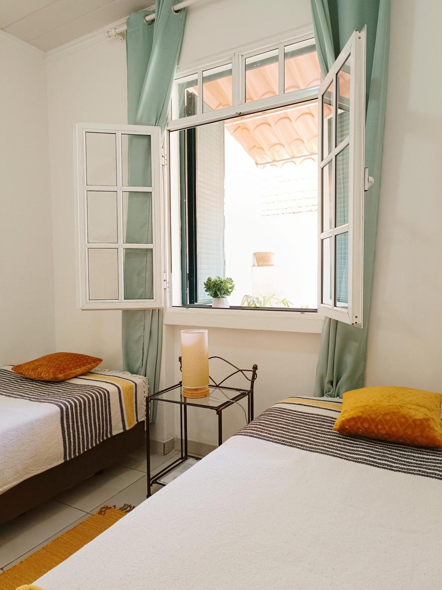 Home & Flower - Private Bedrooms Funchal Zimmer foto